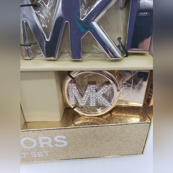 710- MICHAEL Michael Kors 6 In 1 Reversible Belt Set NWT - Picture 9 of 13